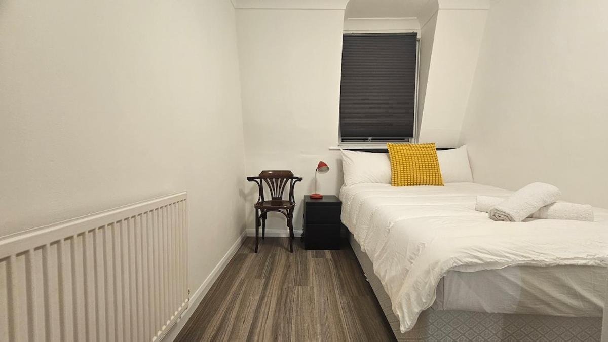 Earl's Court 2 Bed Terrace Flat *
