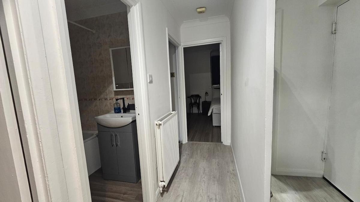 Earl's Court 2 Bed Terrace Flat