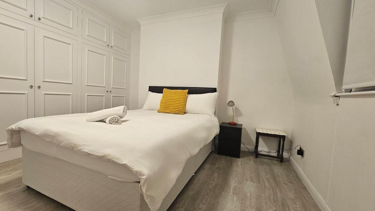 Earl's Court 2 Bed Terrace Flat Appartement